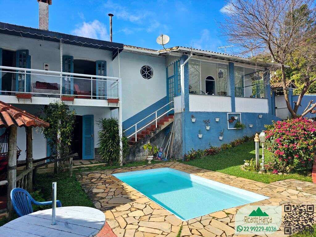 Casa à venda com 3 quartos, 300,63m² - Cônego,Nova Friburgo
