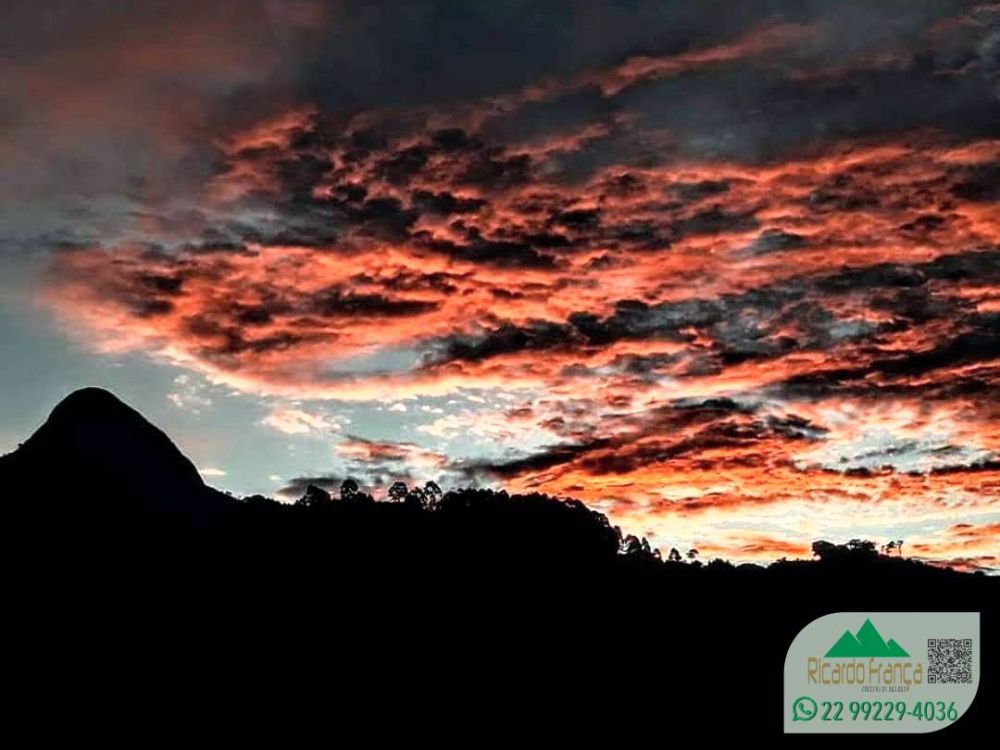 Casa à venda com 2 quartos, 155m² - Cascatinha,Nova Friburgo