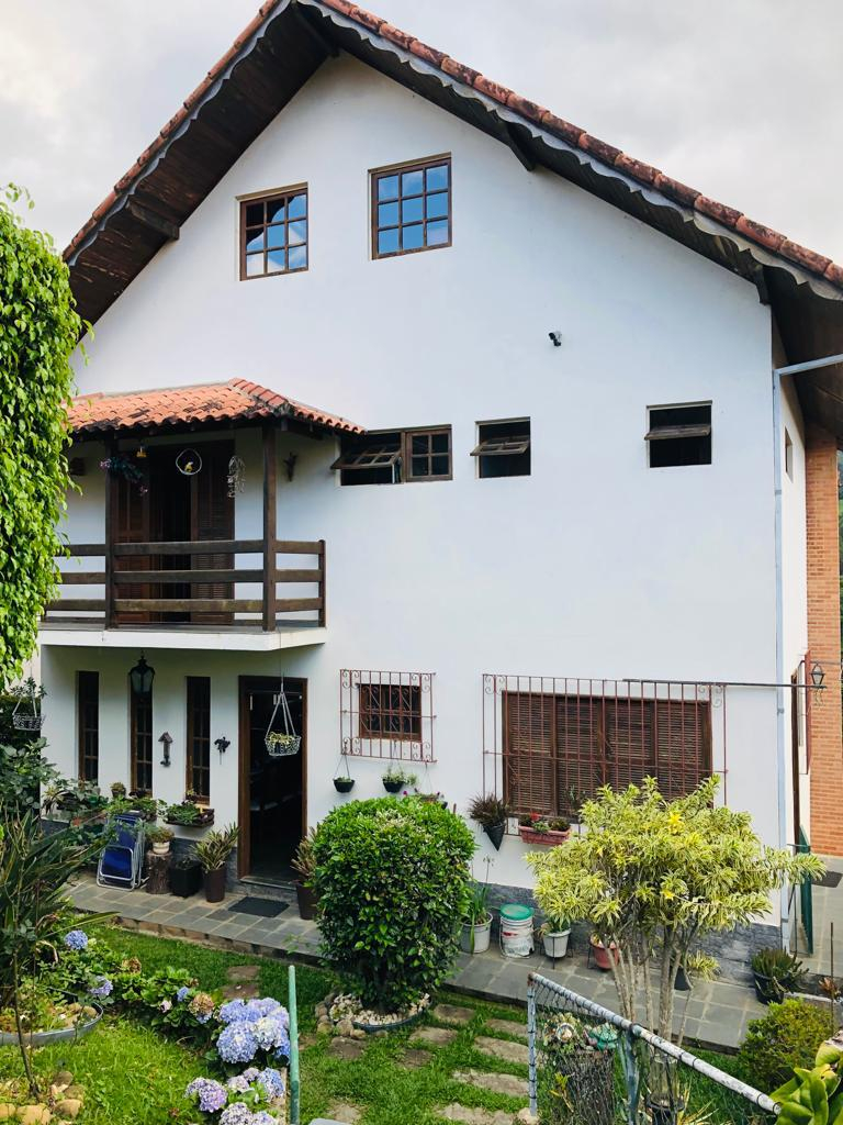 Casa à venda em Nova Friburgo, Cônego, com 3 quartos, 140m² - Ricardo França Imóveis