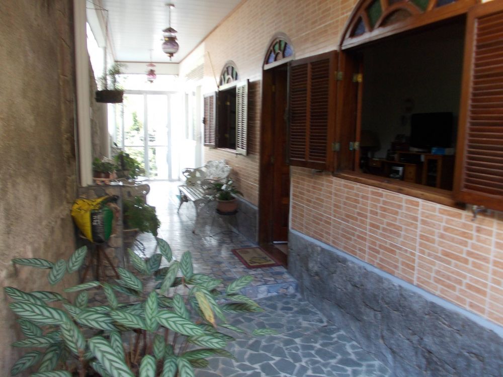  - Casa à venda em Nova Friburgo, Centro, com 4 quartos, 170m²