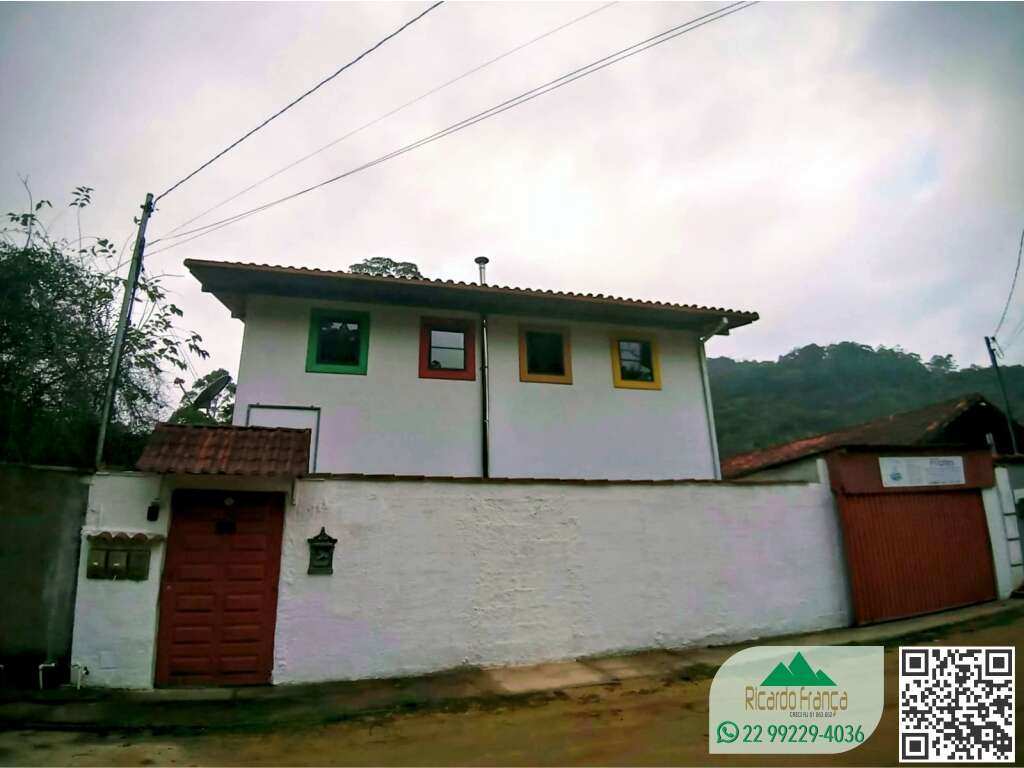 Casa à venda com 3 quartos, 200m² - ,