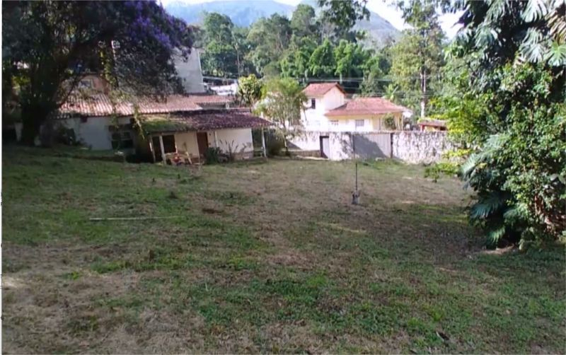 Terreno à venda - Vale dos Pinheiros,