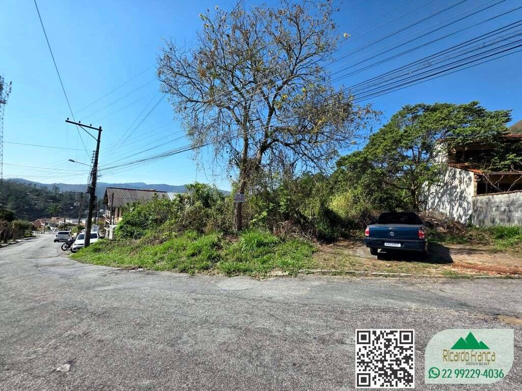 Terreno de 1.332 m² no Vale dos Pinheiros, Nova Friburgo, com vista para o Centro e Pedra da Catarina - Ricardo França Imóveis