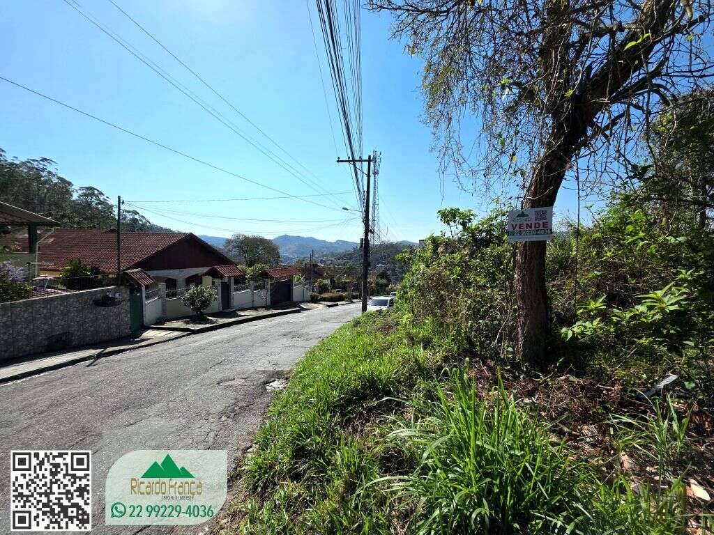  - Terreno de 1.332 m² no Vale dos Pinheiros, Nova Friburgo, com vista para o Centro e Pedra da Catarina