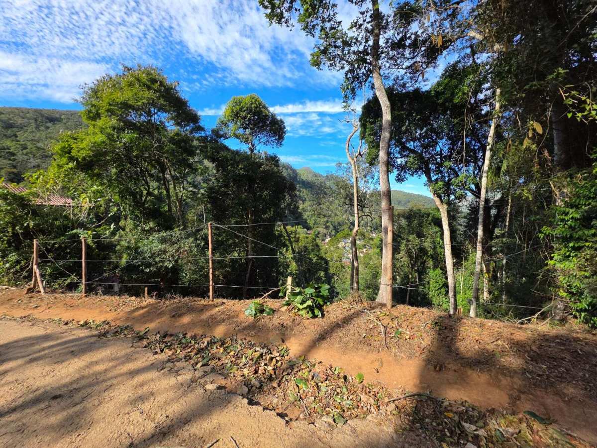  - Terreno com Vista Panorâmica no Parque Imperial – Nova Friburgo/RJ