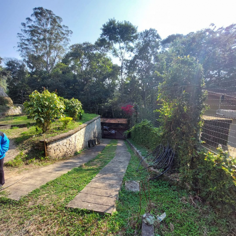 Terreno à venda, 2232m² - Vale dos Pinheiros,Nova Friburgo