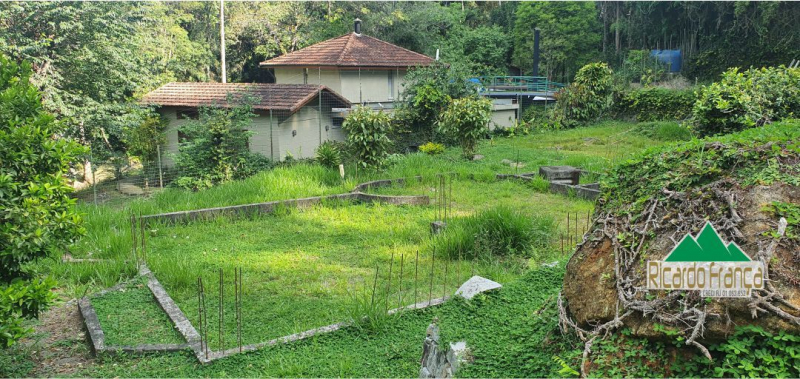 Terreno à venda, 2232m² - Vale dos Pinheiros,Nova Friburgo